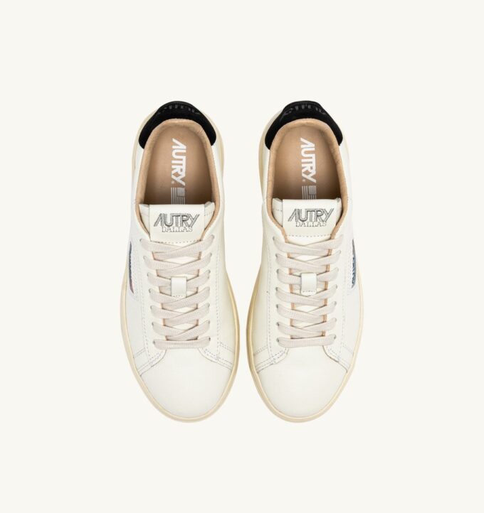 ZAPATILLAS DALLAS BAJAS DE PIEL BLANCA Y NEGRA ZAPATILLAS DALLAS BAJAS DE PIEL BLANCA Y NEGRA