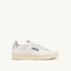 ZAPATILLAS DALLAS BAJAS DE PIEL BLANCA Y PLATEADA ZAPATILLAS DALLAS BAJAS DE PIEL BLANCA Y PLATEADA