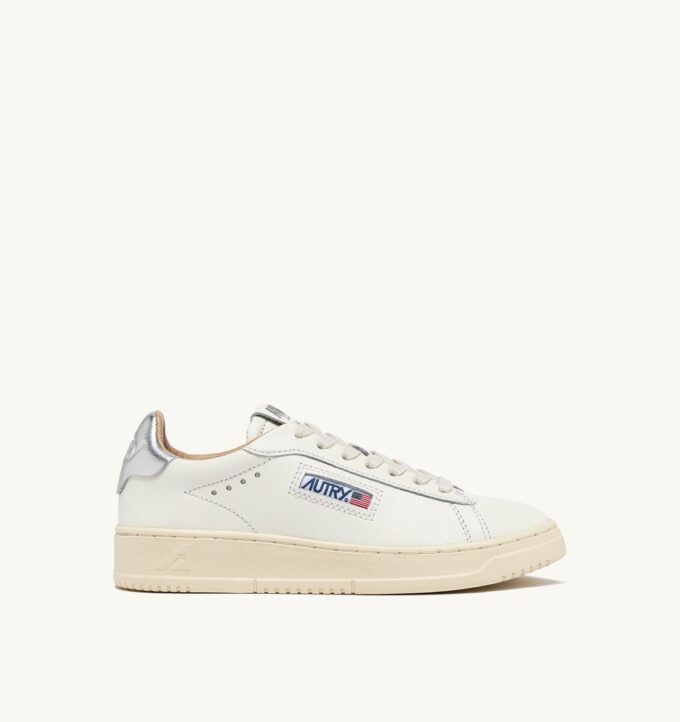 ZAPATILLAS DALLAS BAJAS DE PIEL BLANCA Y PLATEADA ZAPATILLAS DALLAS BAJAS DE PIEL BLANCA Y PLATEADA
