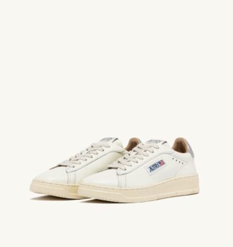 ZAPATILLAS DALLAS BAJAS DE PIEL BLANCA Y PLATEADA