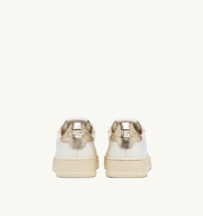 ZAPATILLAS DALLAS BAJAS EN PIEL BLANCA Y DORADA ZAPATILLAS DALLAS BAJAS EN PIEL BLANCA Y DORADA