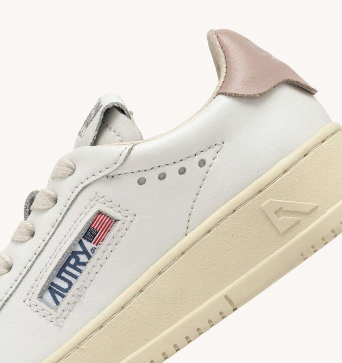 ZAPATILLAS DALLAS KIDS BAJAS DE PIEL BLANCA Y ROSA POLVO