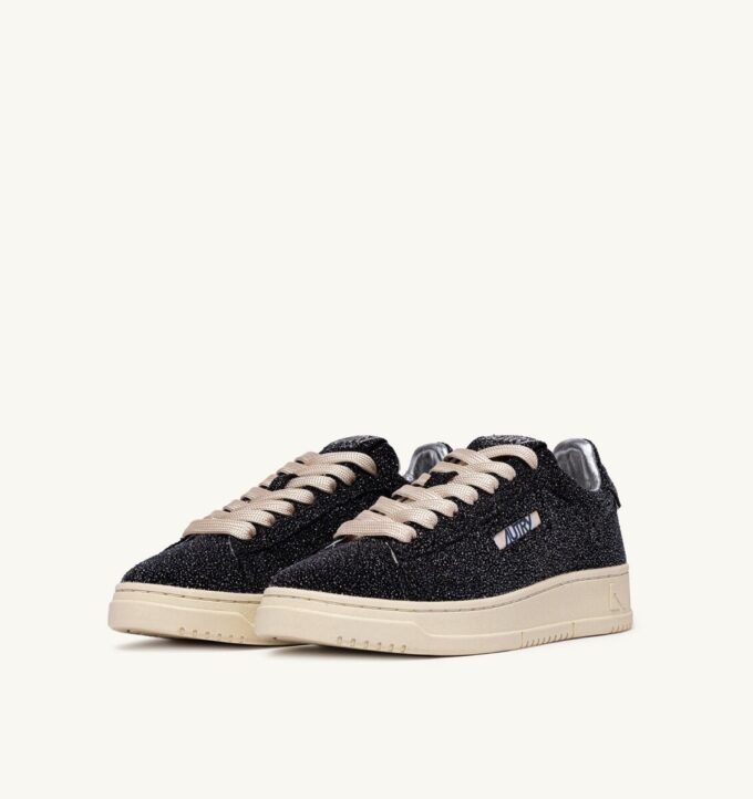 ZAPATILLAS DALLAS LOW EN ANTE NEGRO CON ESTRELLAS ZAPATILLAS DALLAS LOW EN ANTE NEGRO CON ESTRELLAS
