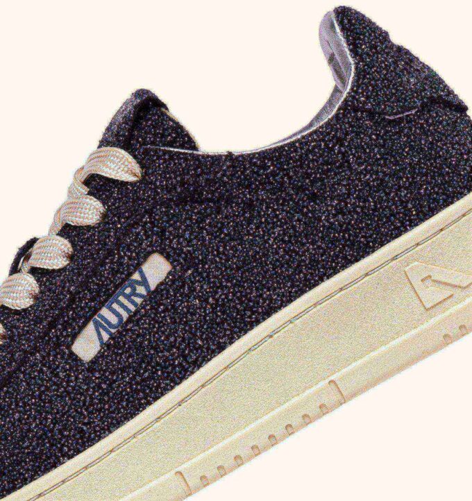 ZAPATILLAS DALLAS LOW EN ANTE NEGRO CON ESTRELLAS ZAPATILLAS DALLAS LOW EN ANTE NEGRO CON ESTRELLAS