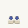 ZAPATILLAS DALLAS LOW EN PIEL AZUL Y MALVAVISCO ZAPATILLAS DALLAS LOW EN PIEL AZUL Y MALVAVISCO