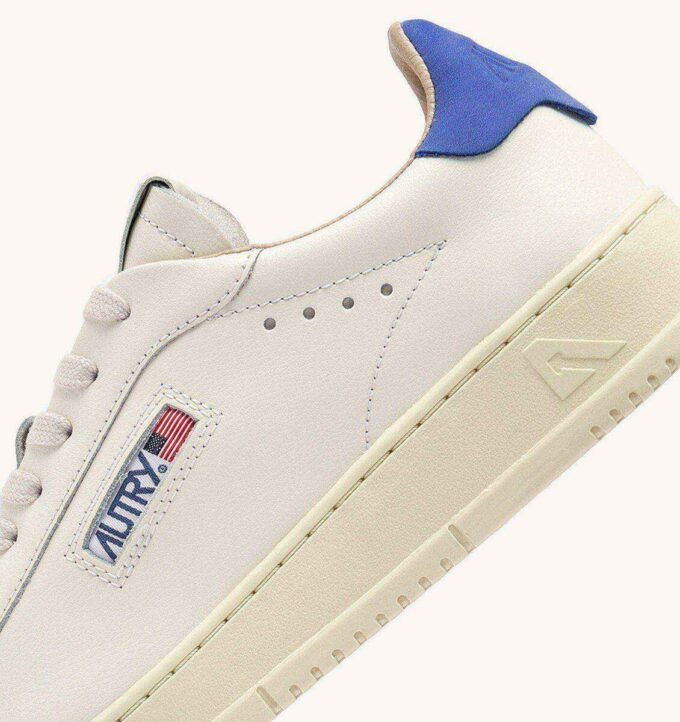 ZAPATILLAS DALLAS LOW EN PIEL AZUL Y MALVAVISCO ZAPATILLAS DALLAS LOW EN PIEL AZUL Y MALVAVISCO