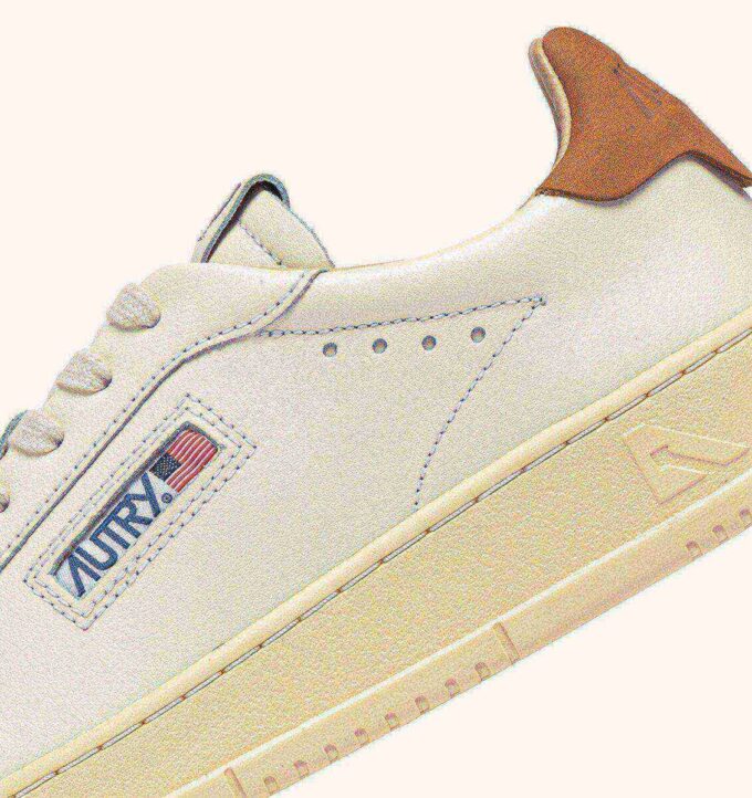 ZAPATILLAS DALLAS LOW EN PIEL MARSHMALLOW Y BROWN SUGAR