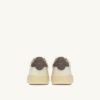 ZAPATILLAS DALLAS LOW EN PIEL MARSHMALLOW Y MOREL