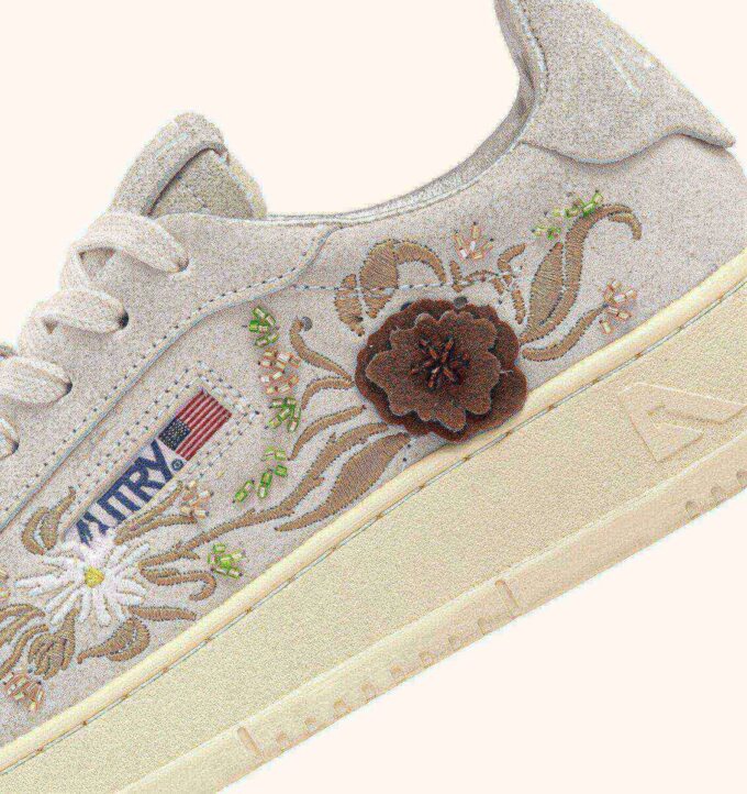 ZAPATILLAS DALLAS LOW ‘FLORAL’ EN ANTE BLANCO ZAPATILLAS DALLAS LOW ‘FLORAL’ EN ANTE BLANCO