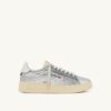 ZAPATILLAS DALLAS LOW ‘SPARKLING’ BRILLANTES EN LENTEJUELAS PLATEADAS Y BLANCAS ZAPATILLAS DALLAS LOW ‘SPARKLING’ BRILLANTES EN LENTEJUELAS PLATEADAS Y BLANCAS