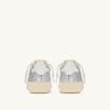 ZAPATILLAS DALLAS LOW ‘SPARKLING’ BRILLANTES EN LENTEJUELAS PLATEADAS Y BLANCAS ZAPATILLAS DALLAS LOW ‘SPARKLING’ BRILLANTES EN LENTEJUELAS PLATEADAS Y BLANCAS
