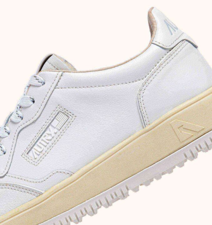 ZAPATILLAS DE GOLF BAJAS EN PIEL BLANCA ZAPATILLAS DE GOLF BAJAS EN PIEL BLANCA