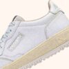 ZAPATILLAS DE GOLF BAJAS EN PIEL BLANCA ZAPATILLAS DE GOLF BAJAS EN PIEL BLANCA