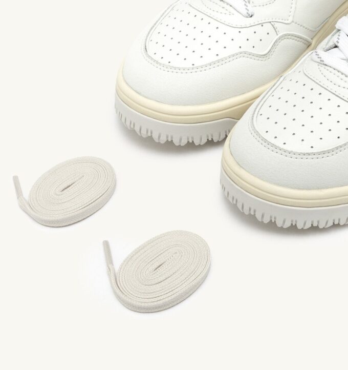 ZAPATILLAS DE GOLF BAJAS EN PIEL BLANCA ZAPATILLAS DE GOLF BAJAS EN PIEL BLANCA