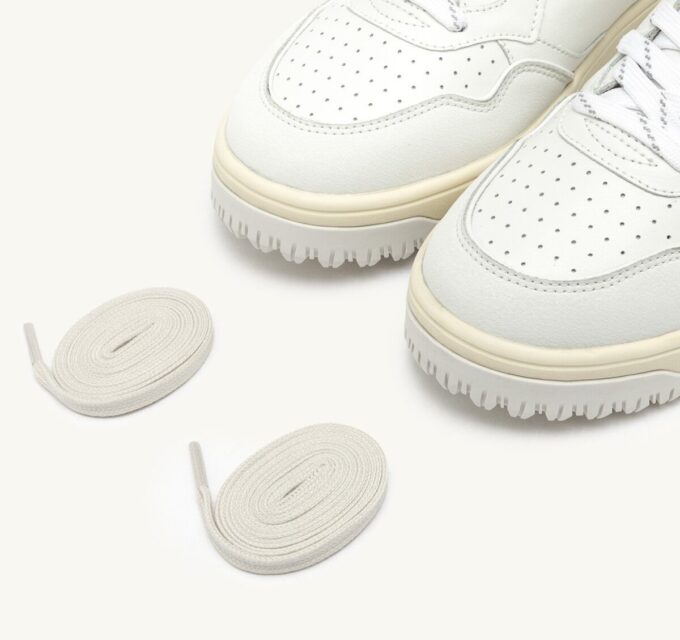 ZAPATILLAS DE GOLF BAJAS EN PIEL BLANCA ZAPATILLAS DE GOLF BAJAS EN PIEL BLANCA
