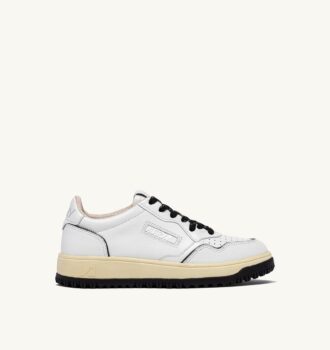 ZAPATILLAS DE GOLF BAJAS EN PIEL BLANCA Y NEGRA ZAPATILLAS DE GOLF BAJAS EN PIEL BLANCA Y NEGRA