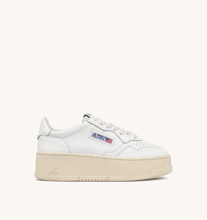 ZAPATILLAS DE PLATAFORMA MEDALIST EN PIEL BLANCA ZAPATILLAS DE PLATAFORMA MEDALIST EN PIEL BLANCA