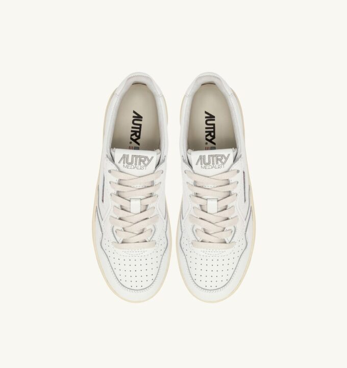 ZAPATILLAS DE PLATAFORMA MEDALIST EN PIEL BLANCA ZAPATILLAS DE PLATAFORMA MEDALIST EN PIEL BLANCA