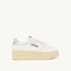 ZAPATILLAS DE PLATAFORMA MEDALIST EN PIEL BLANCA Y PLATA METALIZADA ZAPATILLAS DE PLATAFORMA MEDALIST EN PIEL BLANCA Y PLATA METALIZADA