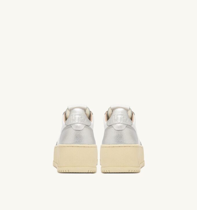 ZAPATILLAS DE PLATAFORMA MEDALIST EN PIEL BLANCA Y PLATEADA