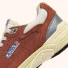 ZAPATILLAS HYPERWAY DE ANTE Y MALLA EN TONOS MARRÓN Y PLATEADO