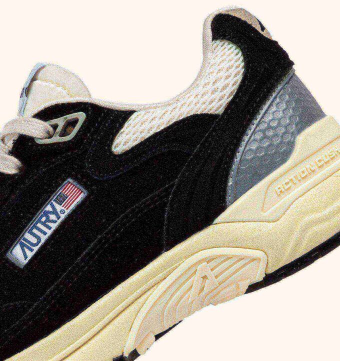ZAPATILLAS HYPERWAY DE ANTE Y MALLA EN TONOS NEGROS Y PLATEADOS ZAPATILLAS HYPERWAY DE ANTE Y MALLA EN TONOS NEGROS Y PLATEADOS