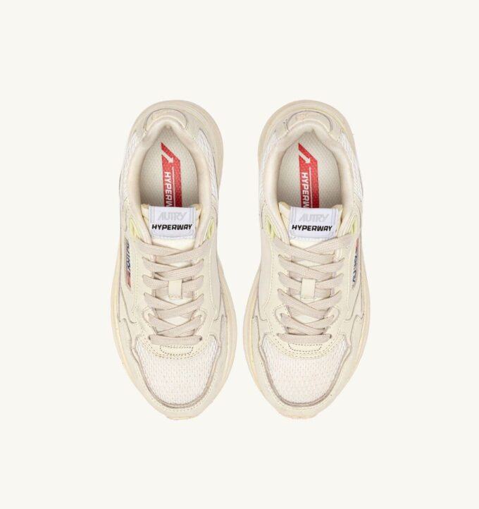 ZAPATILLAS HYPERWAY DE PIEL LAMINADA Y MALLA BLANCO SUSURRO ZAPATILLAS HYPERWAY DE PIEL LAMINADA Y MALLA BLANCO SUSURRO