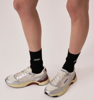 ZAPATILLAS HYPERWAY DE PIEL LAMINADA Y MALLA EN TONOS BLANCOS Y PLATEADOS
