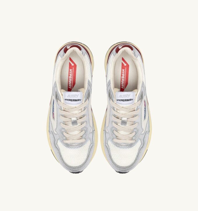 ZAPATILLAS HYPERWAY DE PIEL LAMINADA Y MALLA EN TONOS BLANCOS Y PLATEADOS