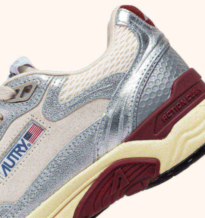 ZAPATILLAS HYPERWAY DE PIEL LAMINADA Y MALLA EN TONOS BLANCOS Y PLATEADOS ZAPATILLAS HYPERWAY DE PIEL LAMINADA Y MALLA EN TONOS BLANCOS Y PLATEADOS
