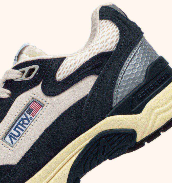 ZAPATILLAS HYPERWAY EN COLOR ESPACIAL Y ANTE Y MALLA EN TONO PLATEADO