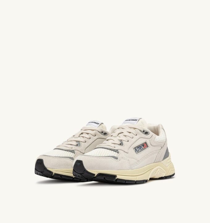 ZAPATILLAS HYPERWAY EN MALLA Y ANTE BLANCO Y PLATEADO ZAPATILLAS HYPERWAY EN MALLA Y ANTE BLANCO Y PLATEADO