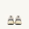 ZAPATILLAS HYPERWAY EN MALLA Y ANTE BLANCO Y PLATEADO ZAPATILLAS HYPERWAY EN MALLA Y ANTE BLANCO Y PLATEADO
