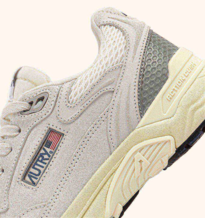 ZAPATILLAS HYPERWAY EN MALLA Y ANTE BLANCO Y PLATEADO ZAPATILLAS HYPERWAY EN MALLA Y ANTE BLANCO Y PLATEADO