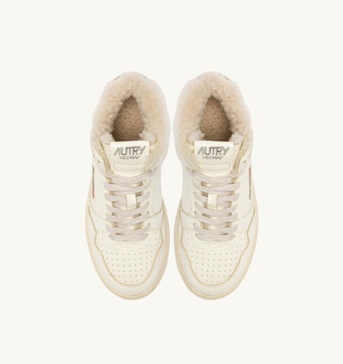 ZAPATILLAS MED-WAY DE PIEL Y BORREGO COLOR BLANCO Y MALVAVISCO ZAPATILLAS MED-WAY DE PIEL Y BORREGO COLOR BLANCO Y MALVAVISCO