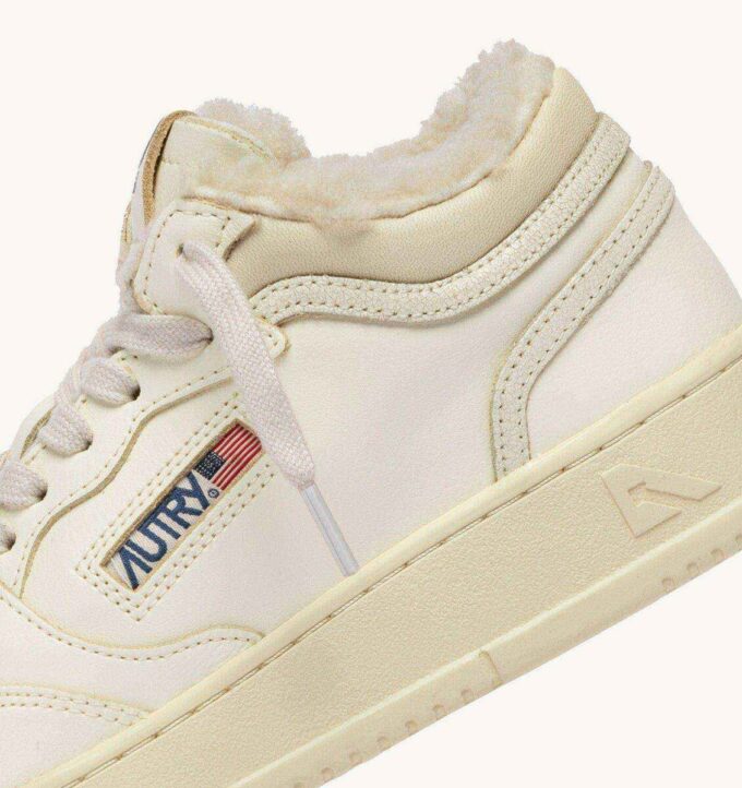 ZAPATILLAS MED-WAY DE PIEL Y BORREGO COLOR BLANCO Y MALVAVISCO ZAPATILLAS MED-WAY DE PIEL Y BORREGO COLOR BLANCO Y MALVAVISCO