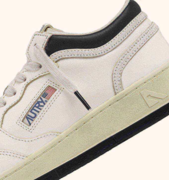 ZAPATILLAS MED-WAY EN PIEL COLOR MALVAVISCO Y NEGRO