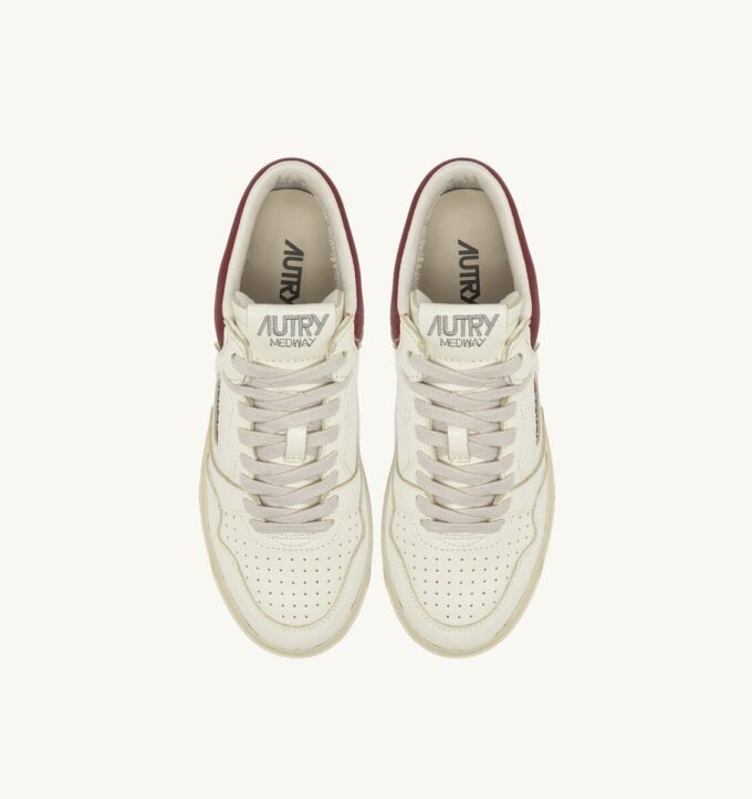 ZAPATILLAS MED-WAY EN PIEL COLOR MALVAVISCO Y SYRAH ZAPATILLAS MED-WAY EN PIEL COLOR MALVAVISCO Y SYRAH
