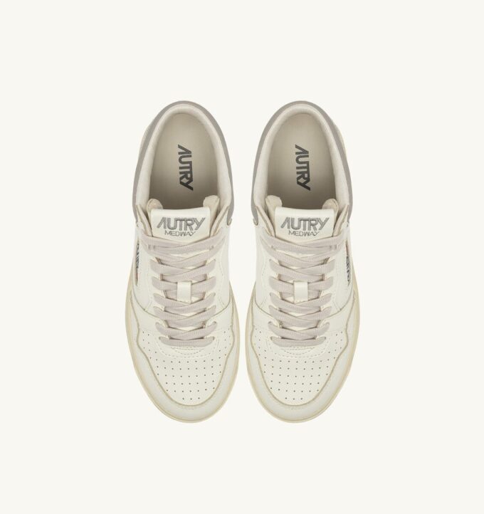 ZAPATILLAS MED-WAY EN PIEL COLOR MALVAVISCO Y VAPOR
