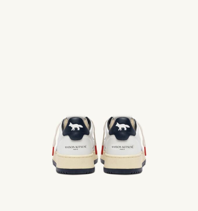 ZAPATILLAS MEDALIST LOW ‘MAISON KITSUNÉ’ DE PIEL BLANCA Y AZUL ZAPATILLAS MEDALIST LOW ‘MAISON KITSUNÉ’ DE PIEL BLANCA Y AZUL