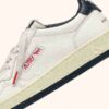 ZAPATILLAS MEDALIST LOW ‘MAISON KITSUNÉ’ DE PIEL BLANCA Y AZUL ZAPATILLAS MEDALIST LOW ‘MAISON KITSUNÉ’ DE PIEL BLANCA Y AZUL
