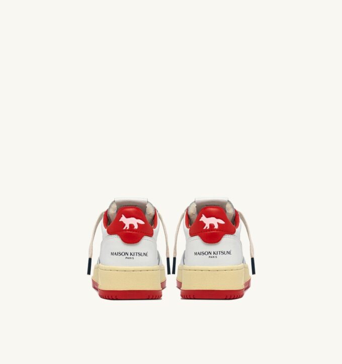 ZAPATILLAS MEDALIST LOW ‘MAISON KITSUNÉ’ DE PIEL BLANCA Y ROJO ARCILLA ZAPATILLAS MEDALIST LOW ‘MAISON KITSUNÉ’ DE PIEL BLANCA Y ROJO ARCILLA