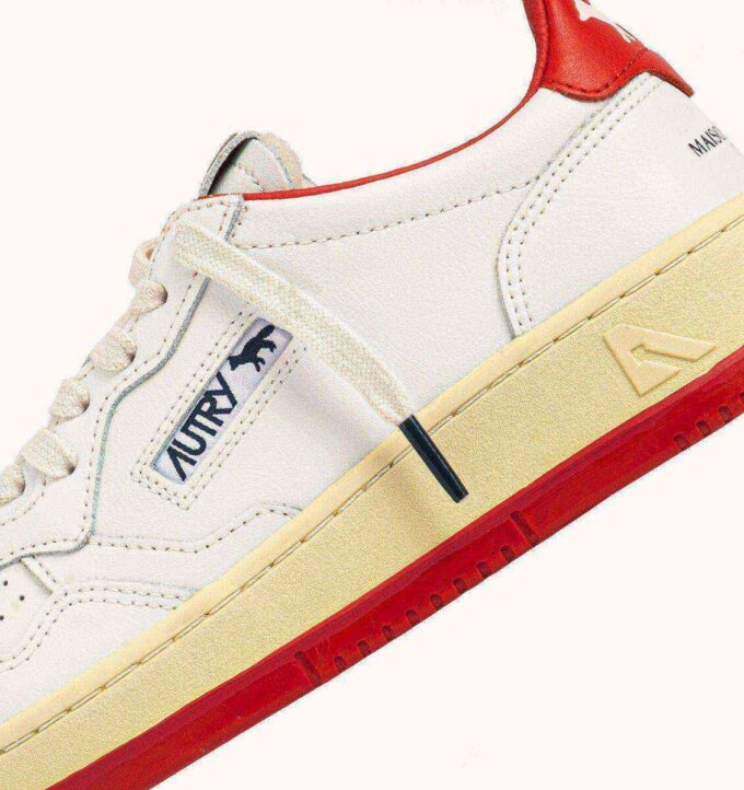 ZAPATILLAS MEDALIST LOW ‘MAISON KITSUNÉ’ DE PIEL BLANCA Y ROJO ARCILLA ZAPATILLAS MEDALIST LOW ‘MAISON KITSUNÉ’ DE PIEL BLANCA Y ROJO ARCILLA