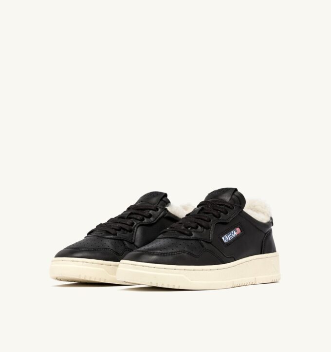 ZAPATILLAS MEDALIST LOW SUPER SOFT DE PIEL NEGRA ZAPATILLAS MEDALIST LOW SUPER SOFT DE PIEL NEGRA