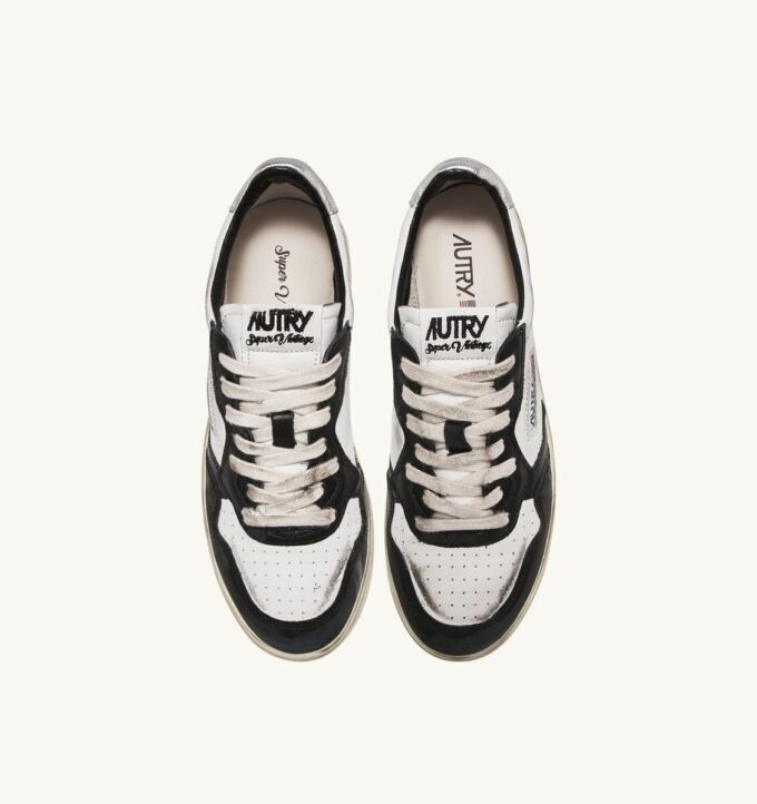 ZAPATILLAS MEDALIST LOW SUPER VINTAGE DE PIEL BLANCA, NEGRA Y PLATEADA ZAPATILLAS MEDALIST LOW SUPER VINTAGE DE PIEL BLANCA, NEGRA Y PLATEADA