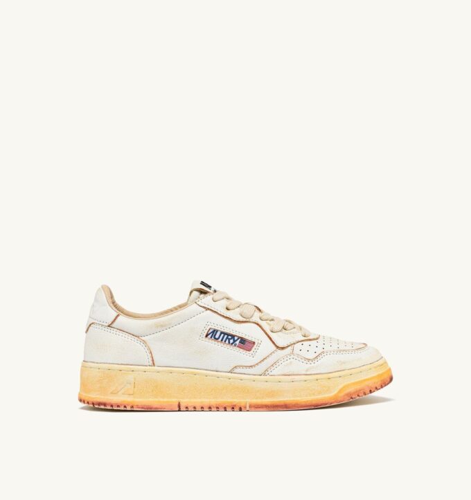 ZAPATILLAS MEDALIST LOW SUPER VINTAGE DE PIEL LAVADA BLANCA ZAPATILLAS MEDALIST LOW SUPER VINTAGE DE PIEL LAVADA BLANCA
