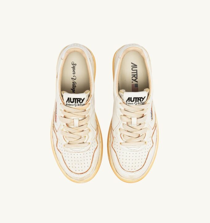 ZAPATILLAS MEDALIST LOW SUPER VINTAGE DE PIEL LAVADA BLANCA ZAPATILLAS MEDALIST LOW SUPER VINTAGE DE PIEL LAVADA BLANCA