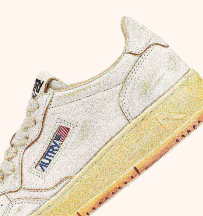 ZAPATILLAS MEDALIST LOW SUPER VINTAGE DE PIEL LAVADA BLANCA ZAPATILLAS MEDALIST LOW SUPER VINTAGE DE PIEL LAVADA BLANCA