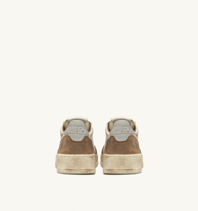 ZAPATILLAS MEDALIST LOW SUPER VINTAGE EN ANTE Y CUERO CON MICROCHIP COÑAC ZAPATILLAS MEDALIST LOW SUPER VINTAGE EN ANTE Y CUERO CON MICROCHIP COÑAC