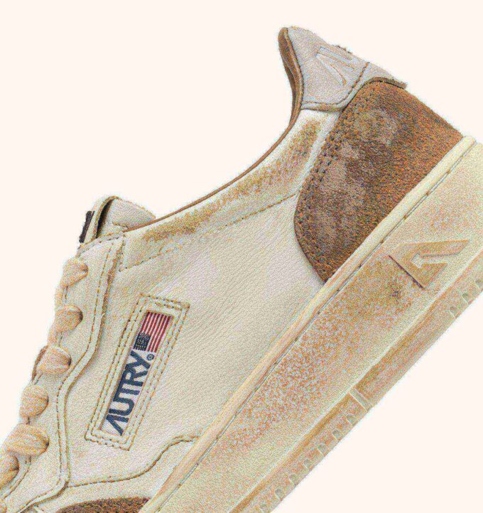 ZAPATILLAS MEDALIST LOW SUPER VINTAGE EN ANTE Y CUERO CON MICROCHIP COÑAC ZAPATILLAS MEDALIST LOW SUPER VINTAGE EN ANTE Y CUERO CON MICROCHIP COÑAC